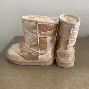 Girls UGG Boots size 7, Gold, classic short II patchwork